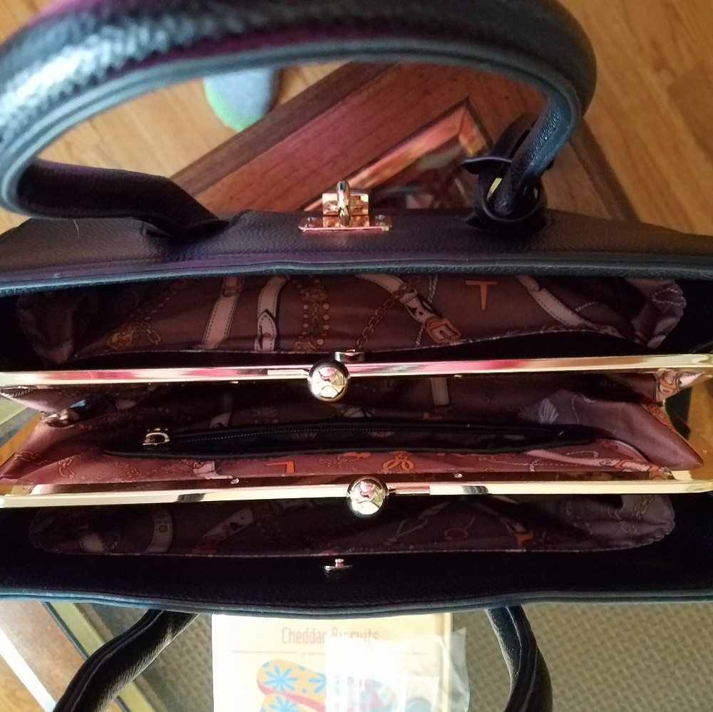 Purse - Picture 2 of 2